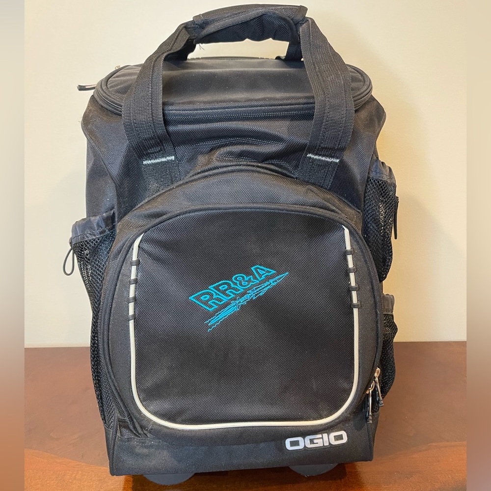 OGIO Large Pulley Zippered Insulated Adjustable Cooler Handle Multi Pock…